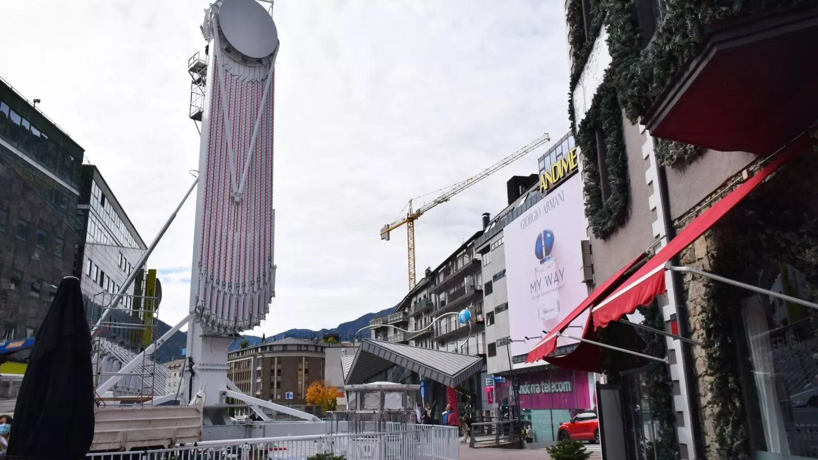 Una nòria de 27 metres d’alçada serà el gran atractiu del Poblet de Nadal / MP