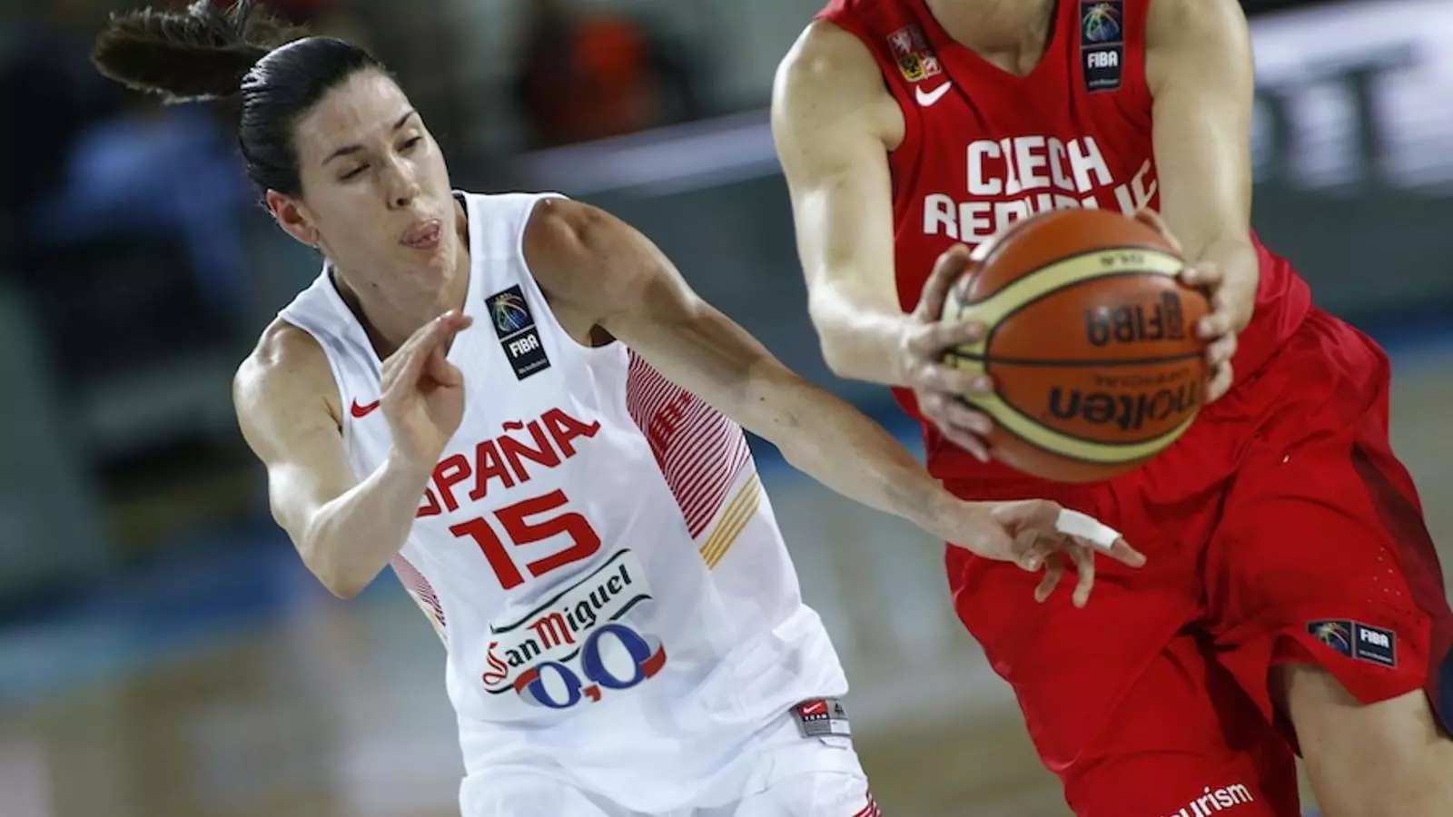 Anna Cruz, durant el partit / ALBERTO NEVADO / FEB