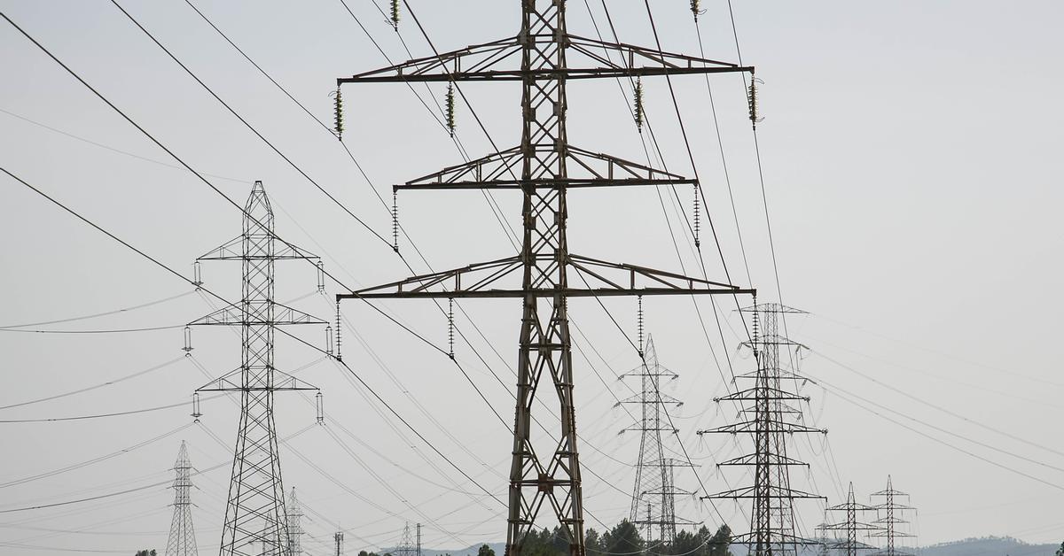 Electric Cars: Buying Guide & Latest News