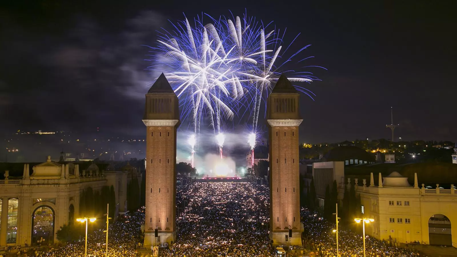 Un moment del Piromusical de la Mercè 2013 / CRISTINA CALDERER