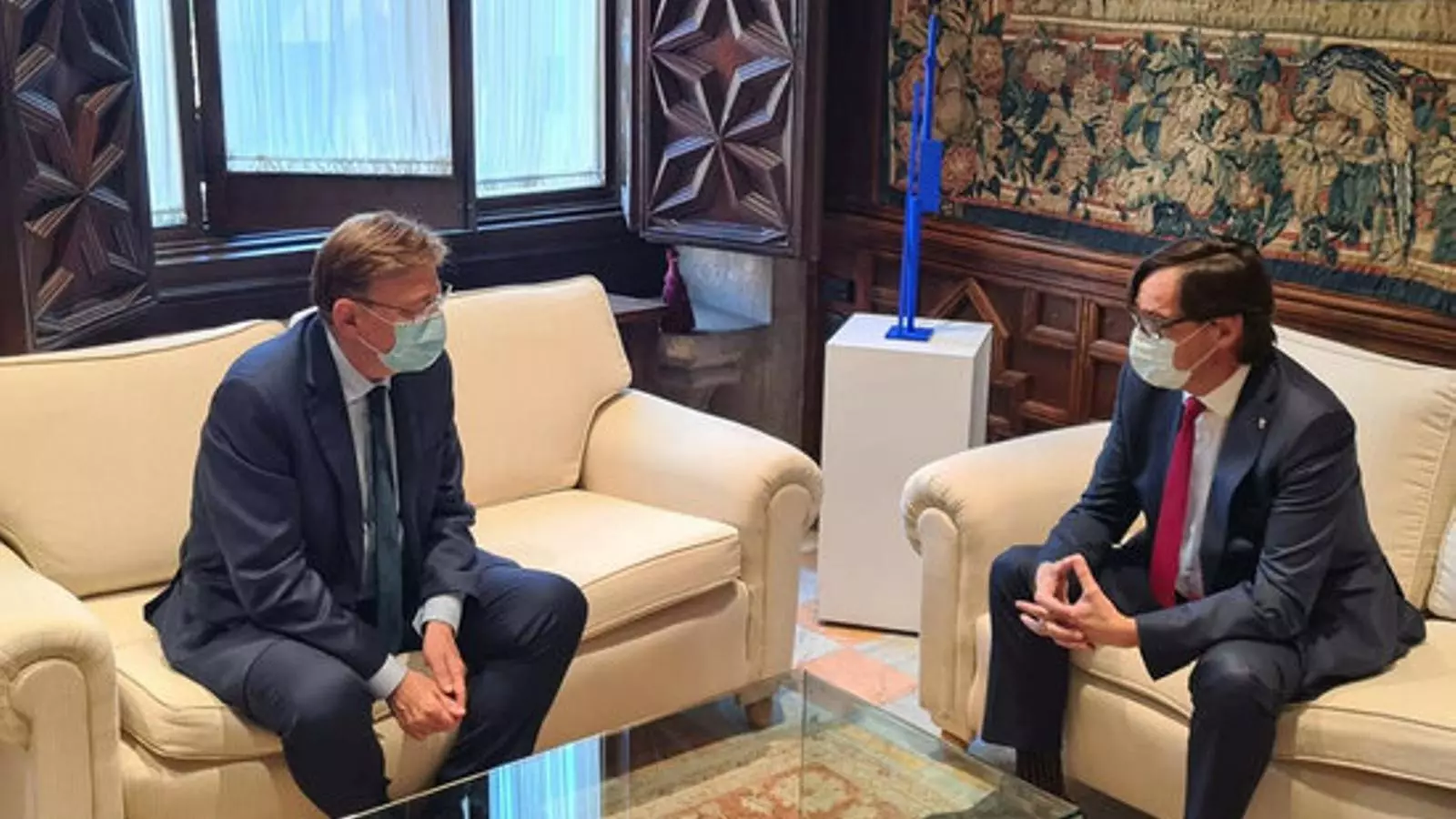 Imatge de la reunió entre el president de la Generalitat Valenciana, Ximo Puig, i el líder del PSC, Salvador Illa, a València