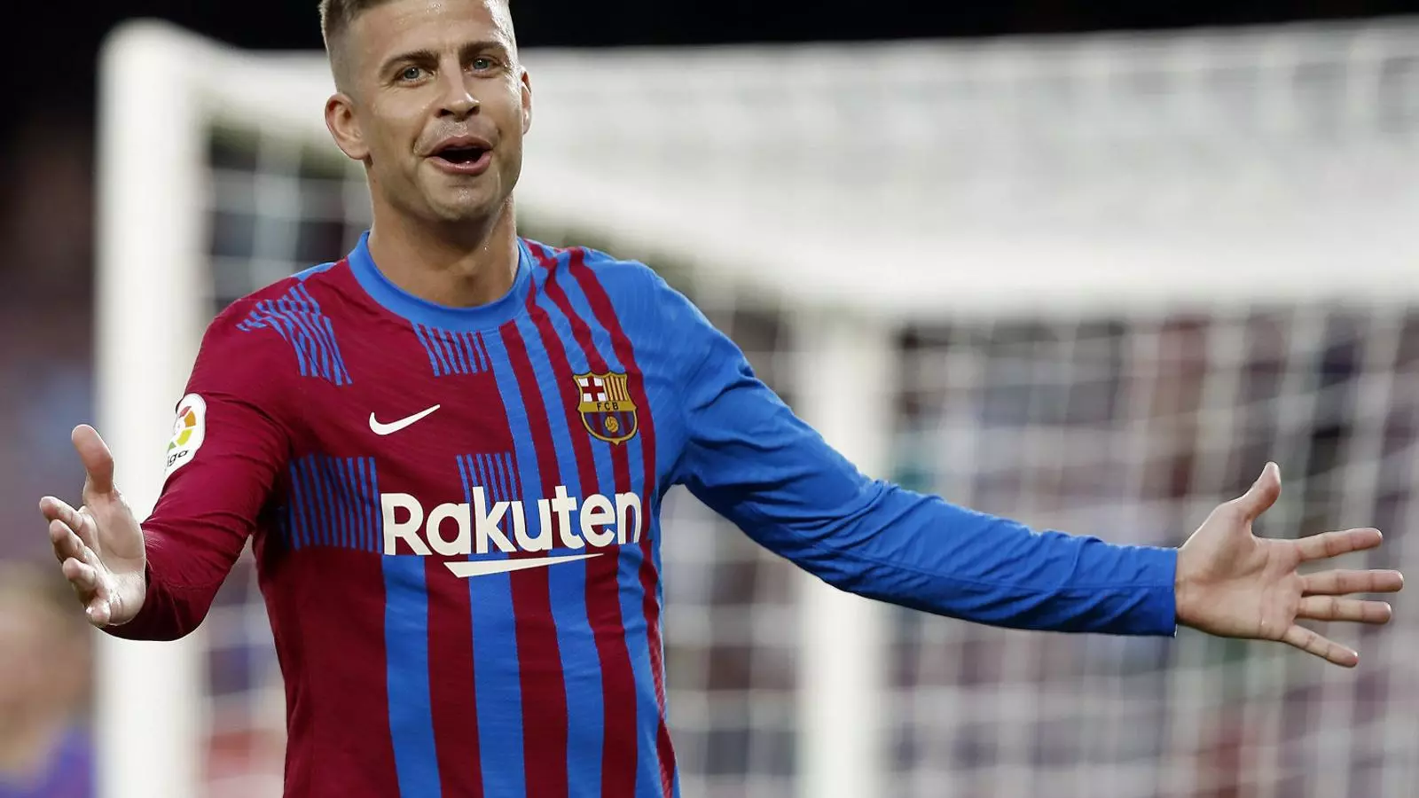 Gerard Piqué, golejador en l’estrena del Barça a la Lliga, va debutar amb el seu propi canal de Twitch.