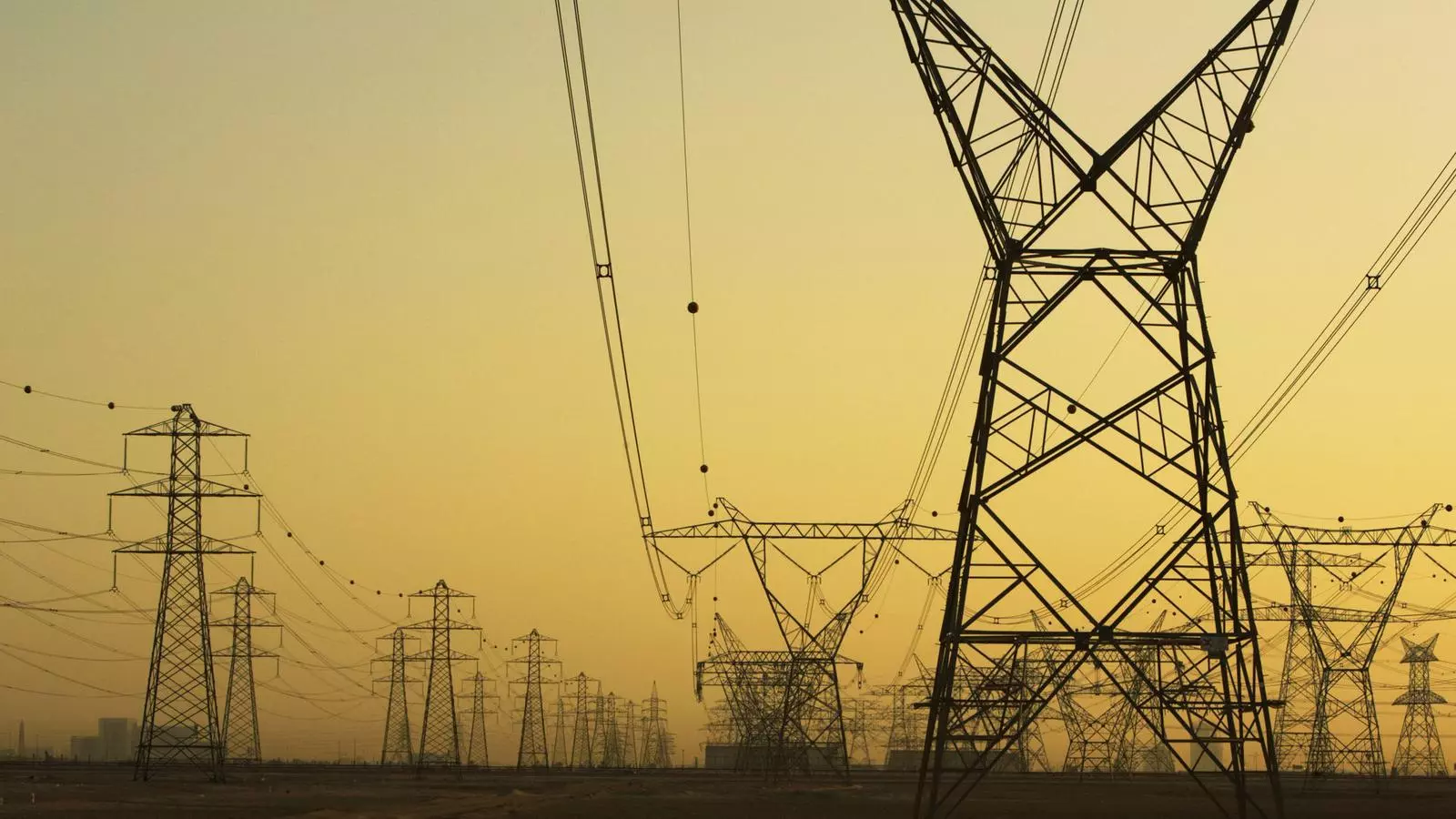 En vuit mesos hi ha hagut quatre pujades de la factura de l'electricitat.