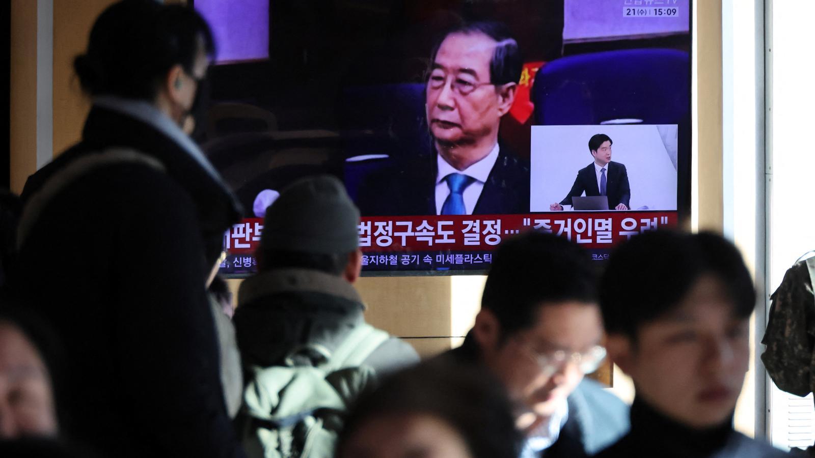 Trial against former South Korean Prime Minister Han Duck-soo.