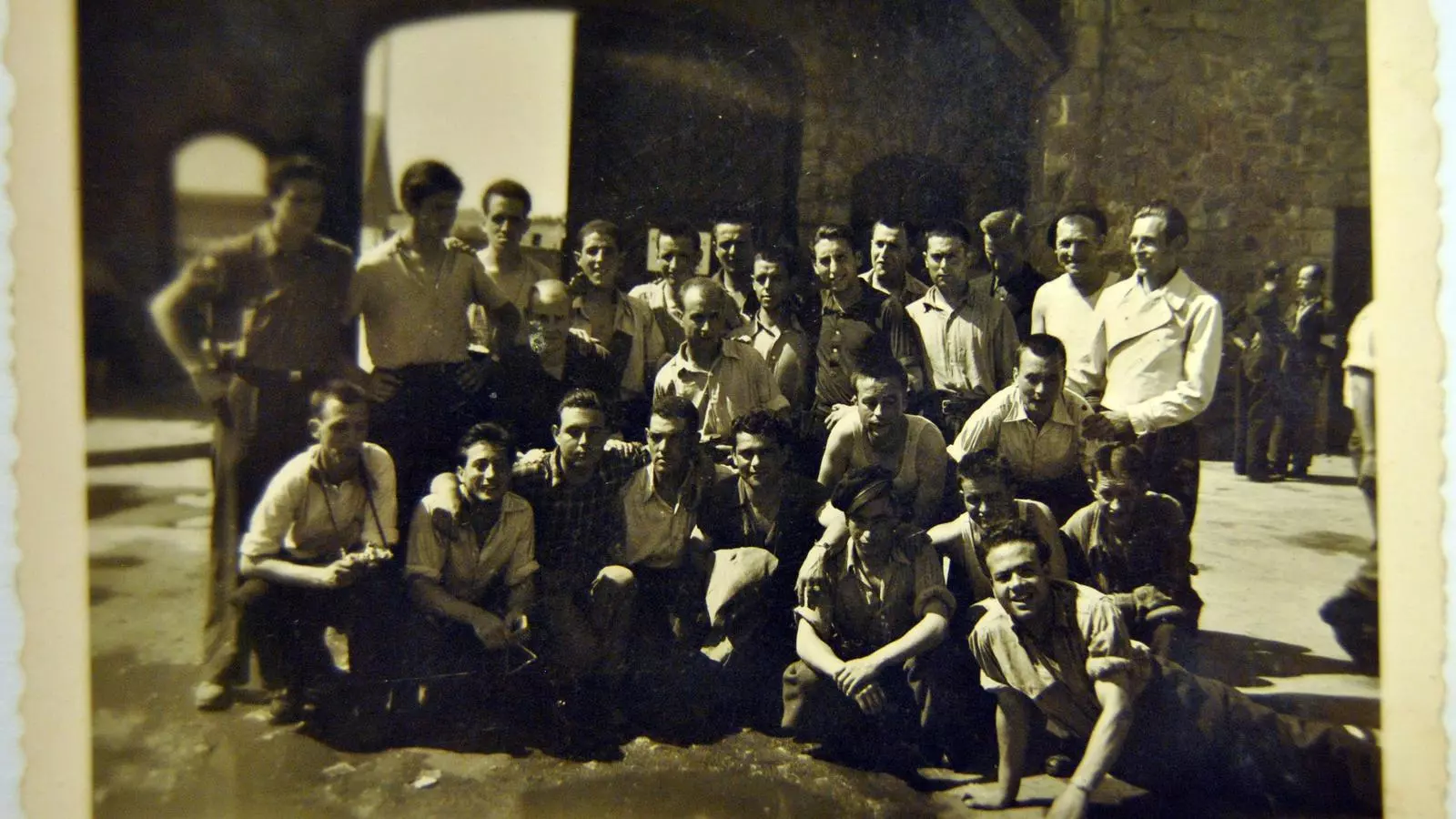Fotografia de l’alliberament del camp de concentració nazi de Mauthausen (Àustria), 1945