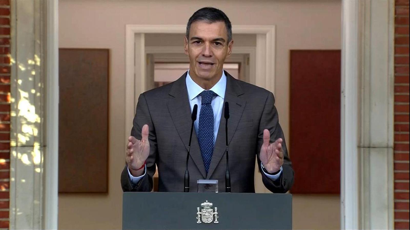 Pedro Sánchez calls early elections