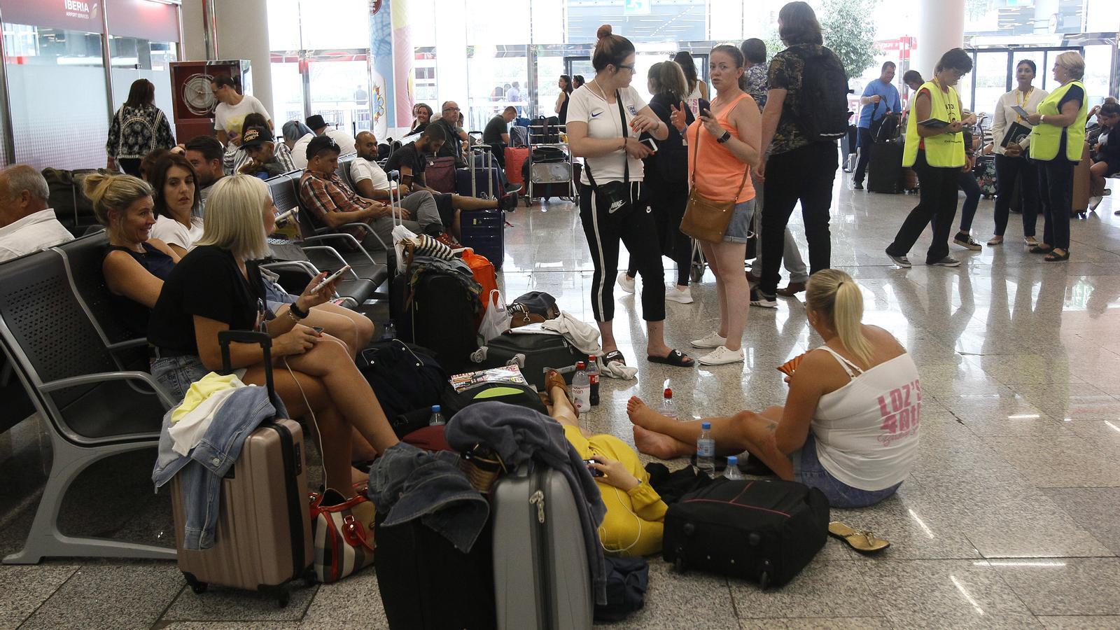 Personas en el aeropuerto de Palma en una imagen de archivo.