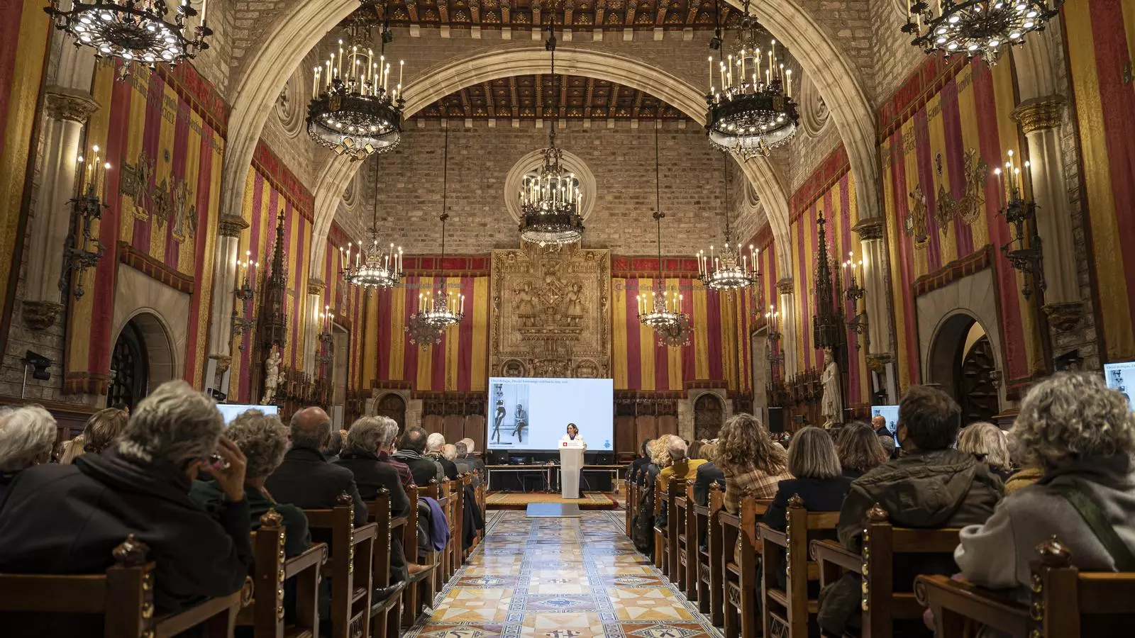 Homenatge a Oriol Bohigas al Saló de Cent de l'Ajuntament de Barcelona