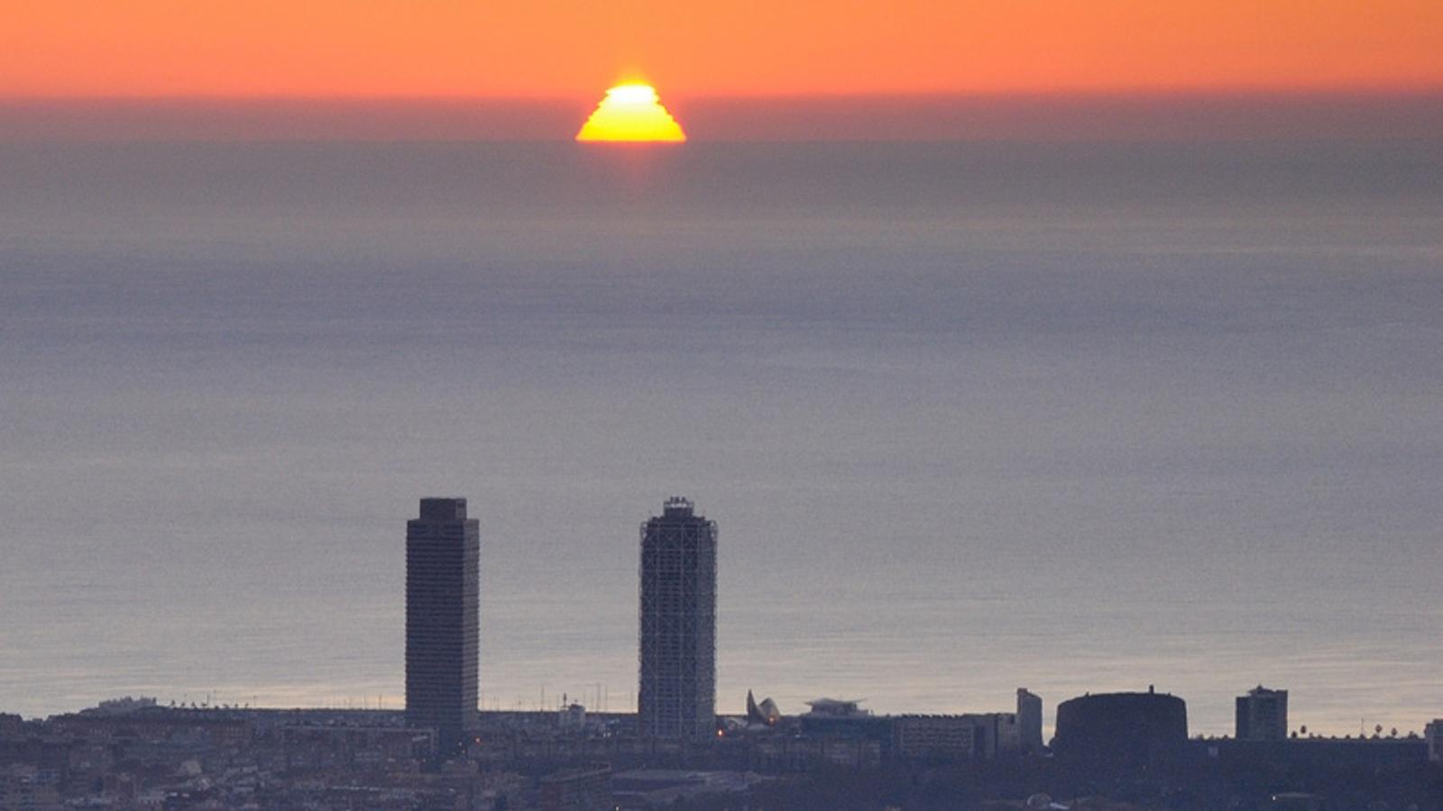 Un miratge superior avui a primera hora / Alfons Puertas