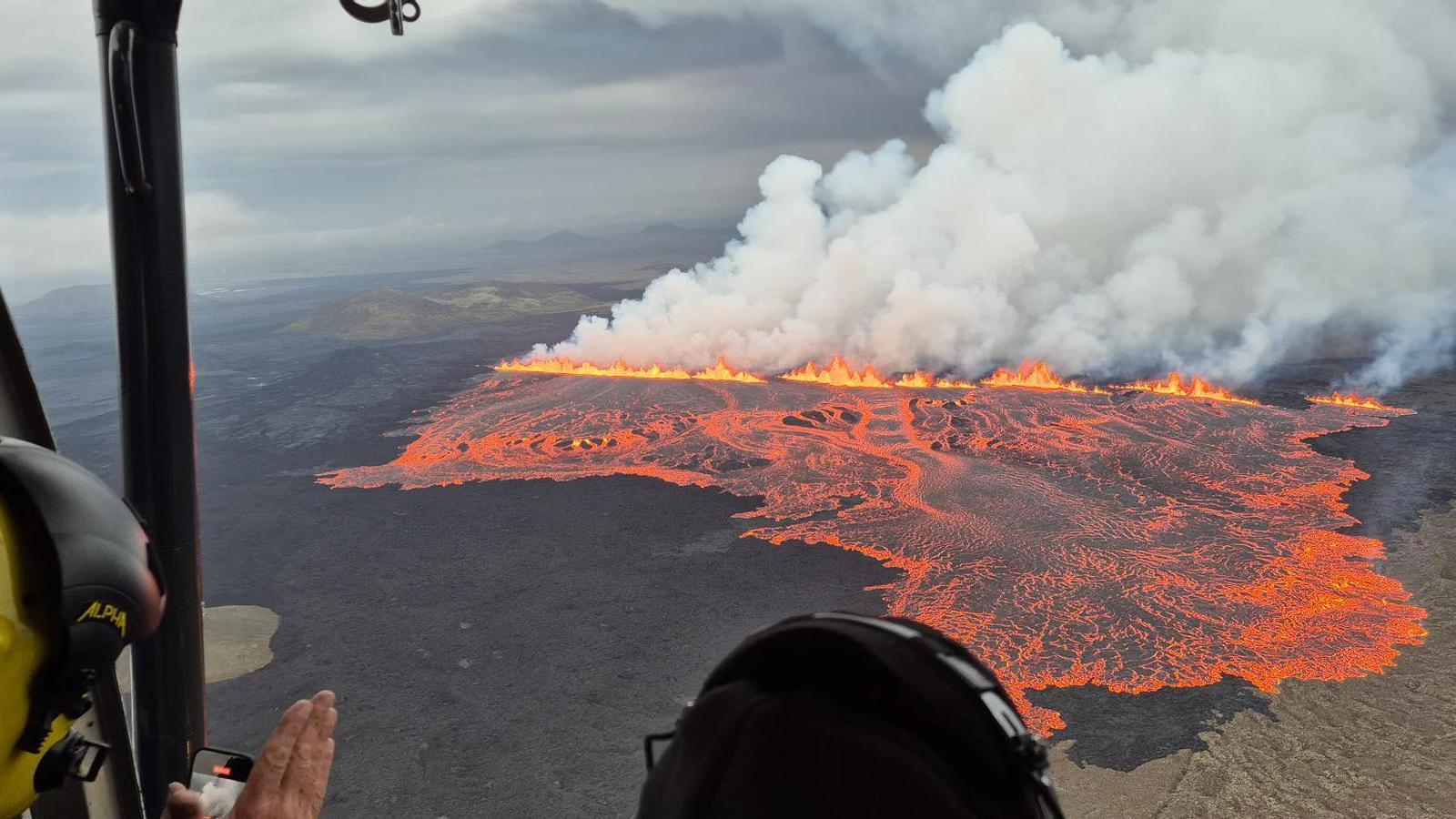 Iceland has been experiencing a new volcanic eruption since early this morning.