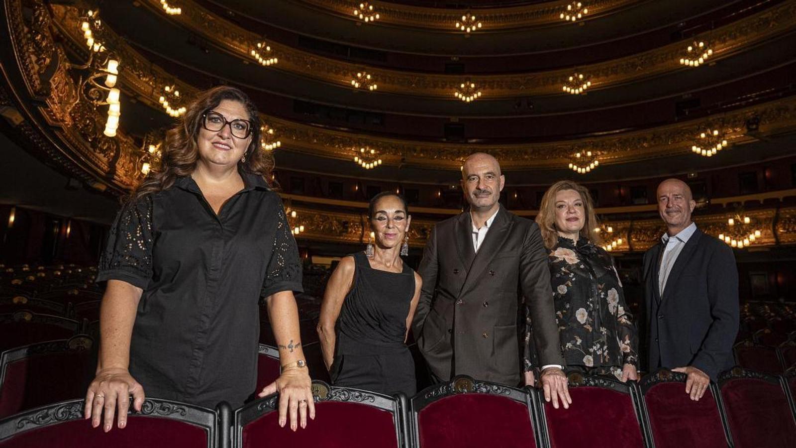 Anna Pirozzi, Shirin Neshat, Antonello Manacorda, Ekaterina Semenchuk y Víctor Garcia de Gomar en el patio de butacas del Liceo.