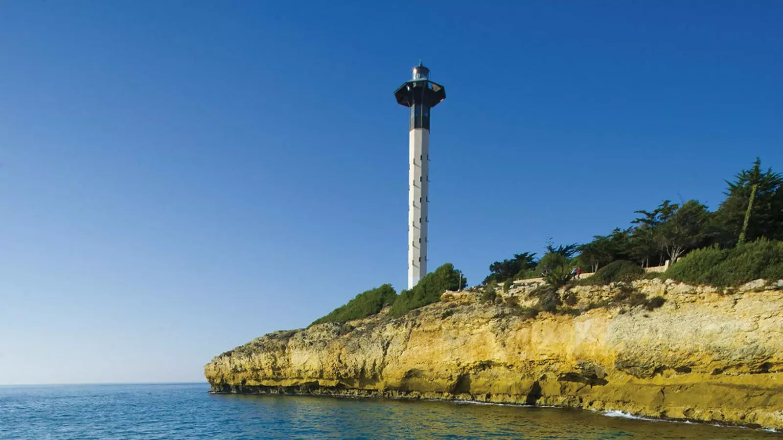 L’últim far construït al segle XX a la costa catalana