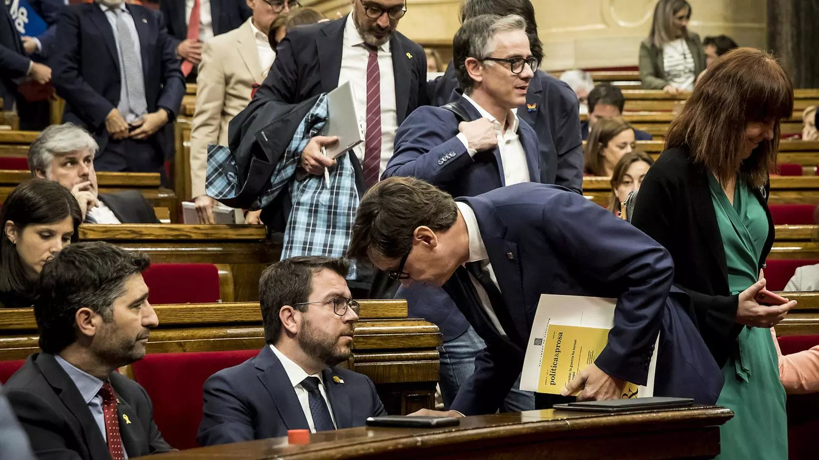 Jordi Puigneró (Junts), Pere Aragonès (ERC) i Salvador Illa (PSC) conversant en un ple recent.