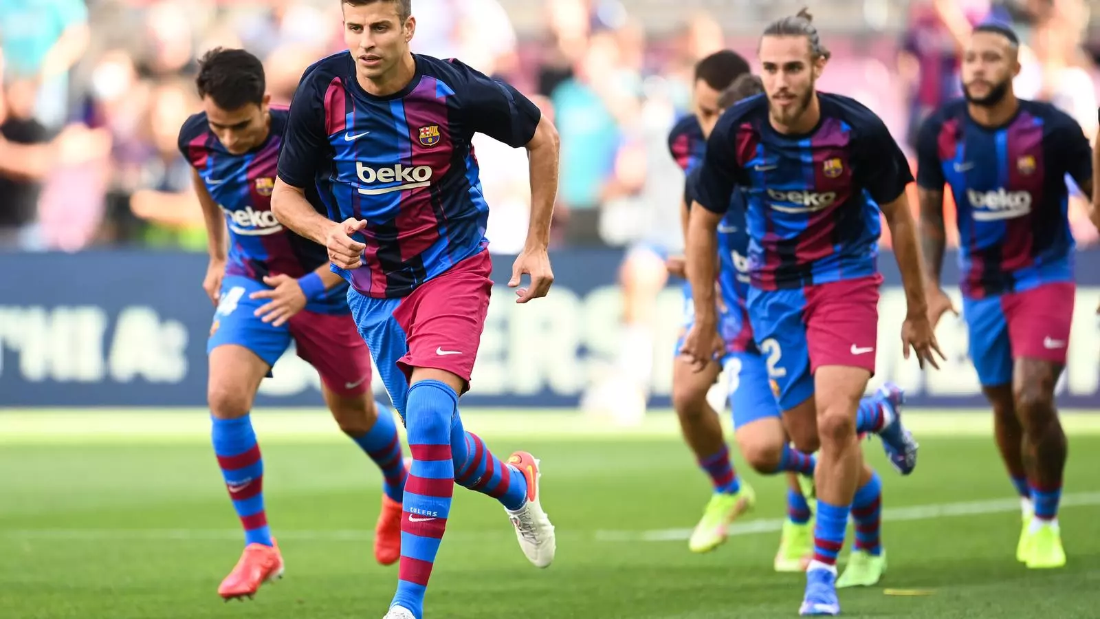 Gerard Piqué, en medio de un calentamiento del Barça.