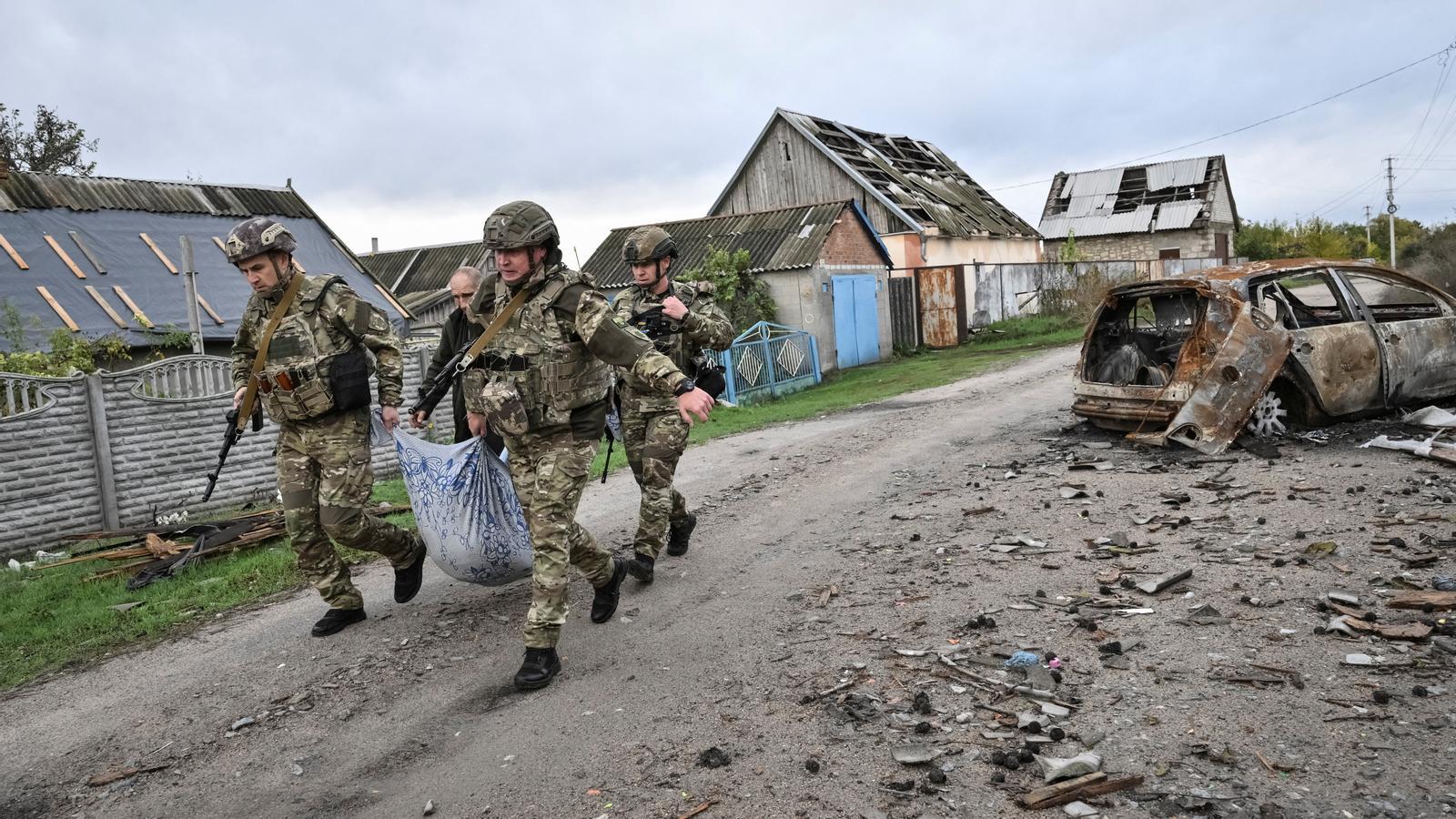 Evacuation of the last inhabitants of a village in Zaporizhzhia.