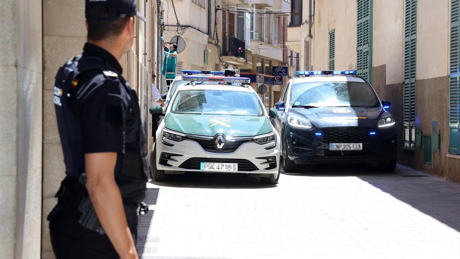 La llegada del detenido a los juzgados de Manacor.