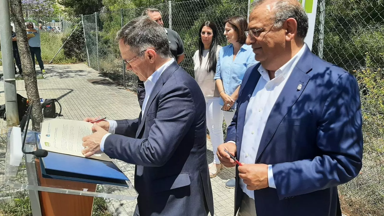El conseller de Mobilitat i Habitatge i el batle de Calvià