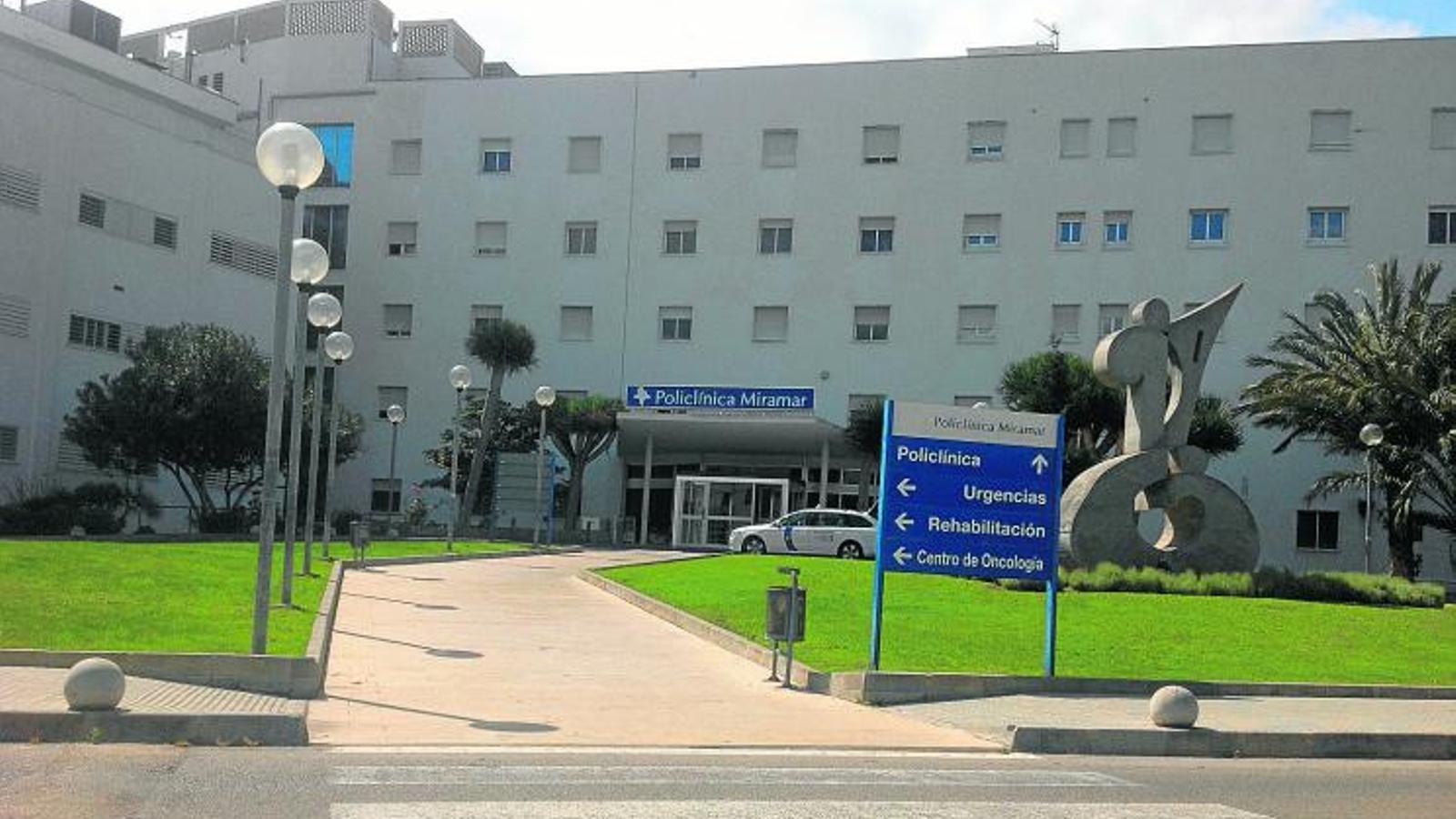 LA MIRAMAR CAPITALITZARÀ L'ATENCIÓ ALS PACIENTS DE LA SANITAT PÚBLICA
 El Servei de Salut ha optat per derivar pacients a la sanitat privada per poder abaixar les xifres de pacients en llista d'espera oferint-los la possibilitat de triar entre continuar en la llista o anar a la privada. Ha escollit la Policlínica per l'oferta econòmica, per davall del preu de licitació.