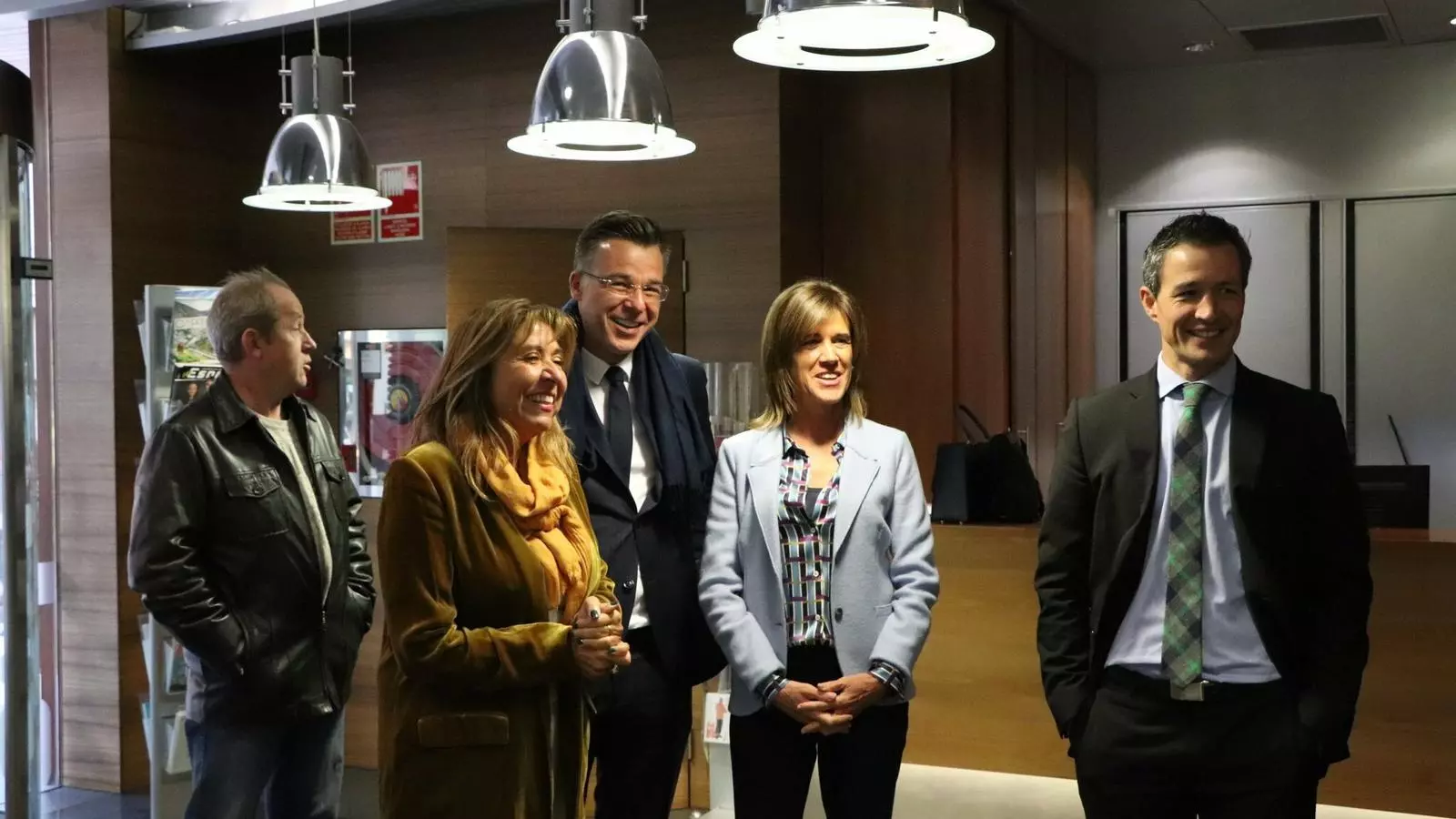 Conxita MArsol i David Astrié, amb els presentadors de la llista d'En Comú per Andorra la Vella. / DEMÒCRATES
