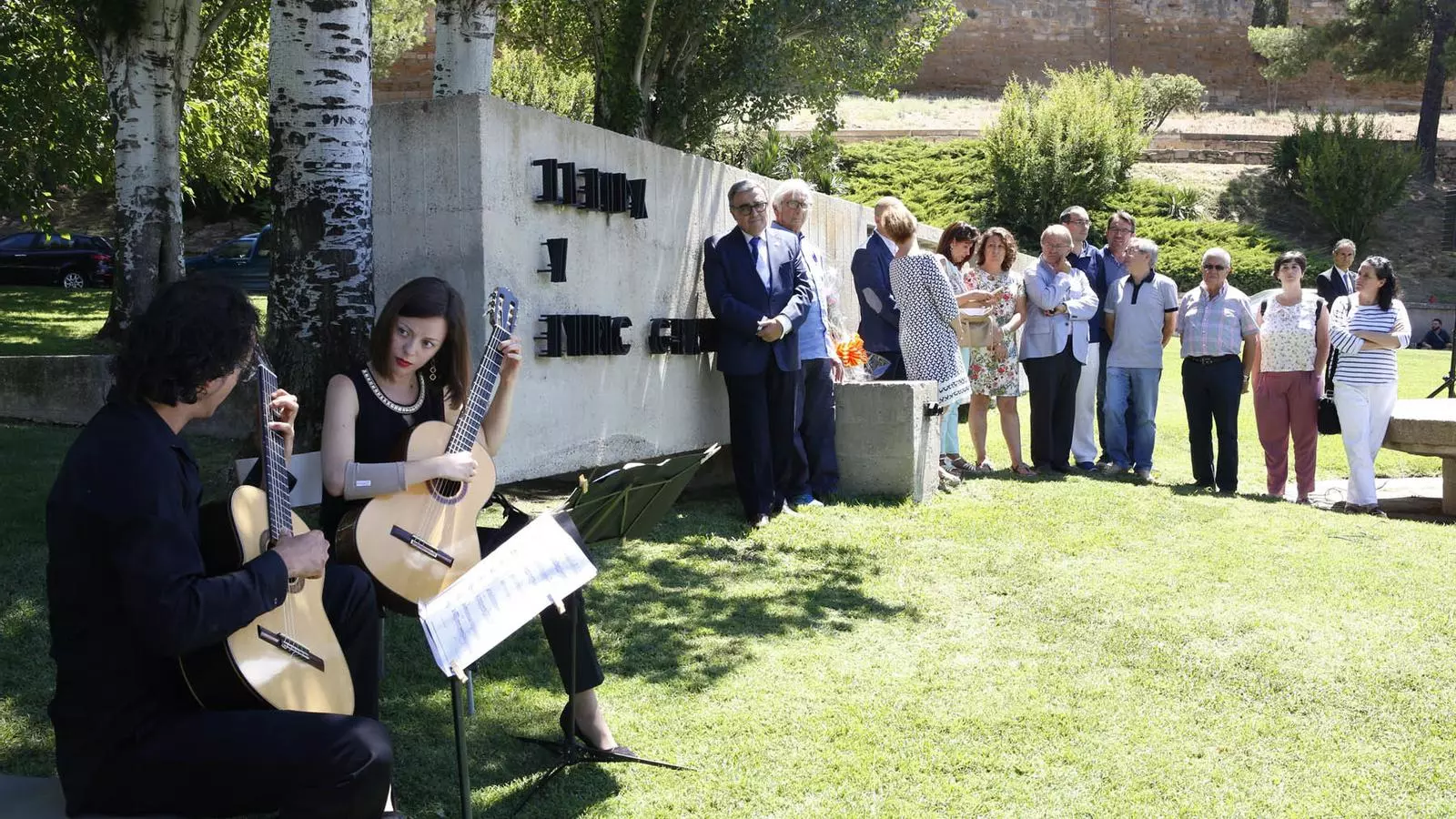 L'acte de commemoració s'ha celebrat al monument a Granados situat la falda de la Seu Vella