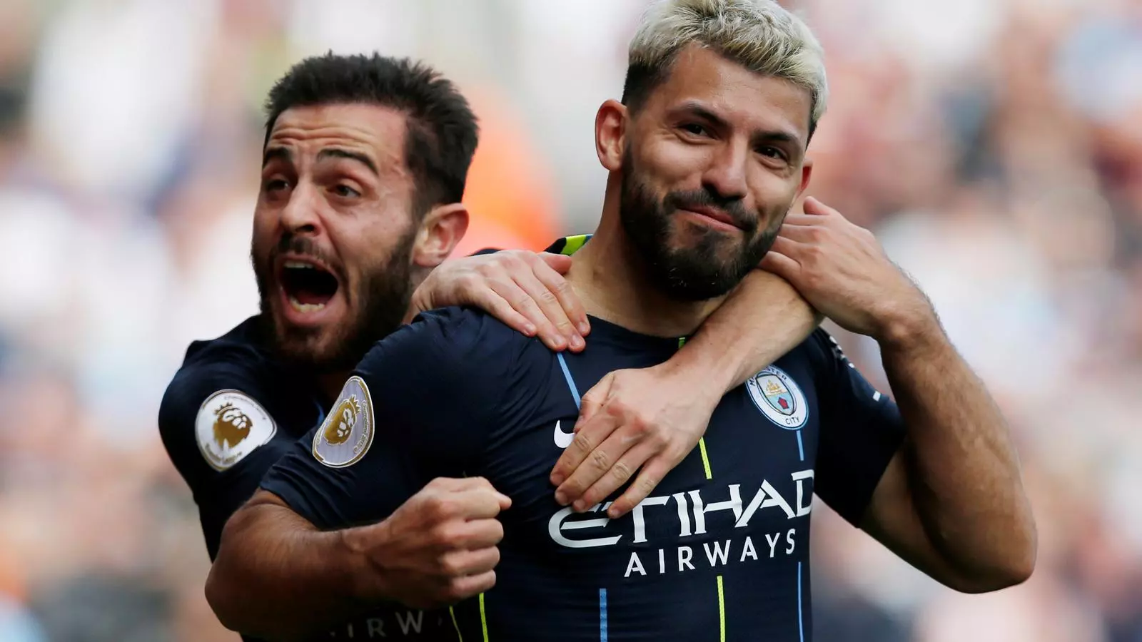 Sergio 'Kun' Agüero celebrant el gol de la victòria en el partit del Burnley contra el Manchester City (0-1)