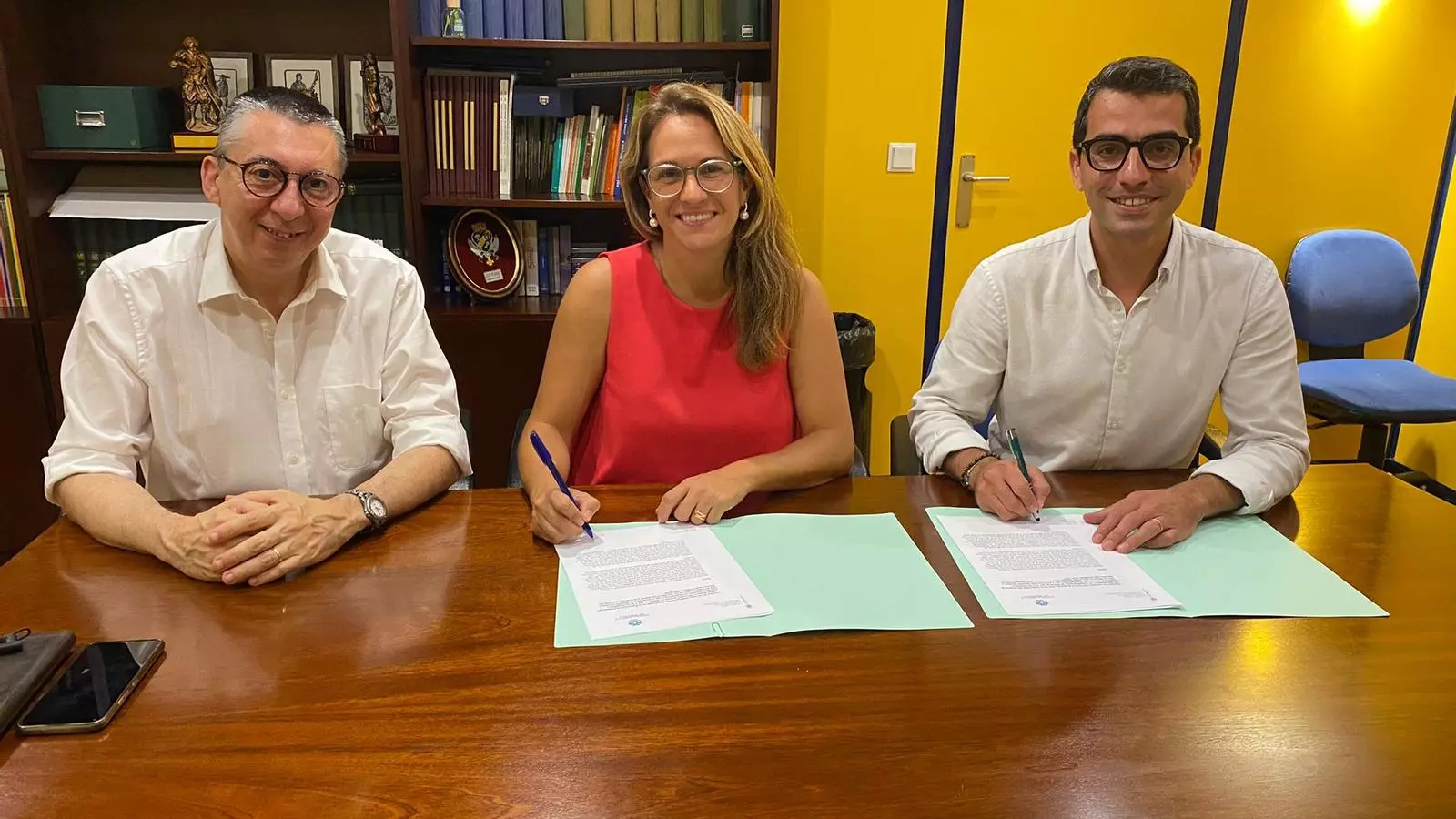 Representants del Consell de Menorca amb el conseller balear Miquel Company.