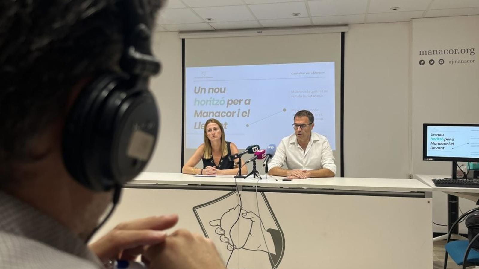 The mayor of Manacor, Miquel Oliver, and the spokesperson for the PP of Manacor, Maria Antònia Sansó