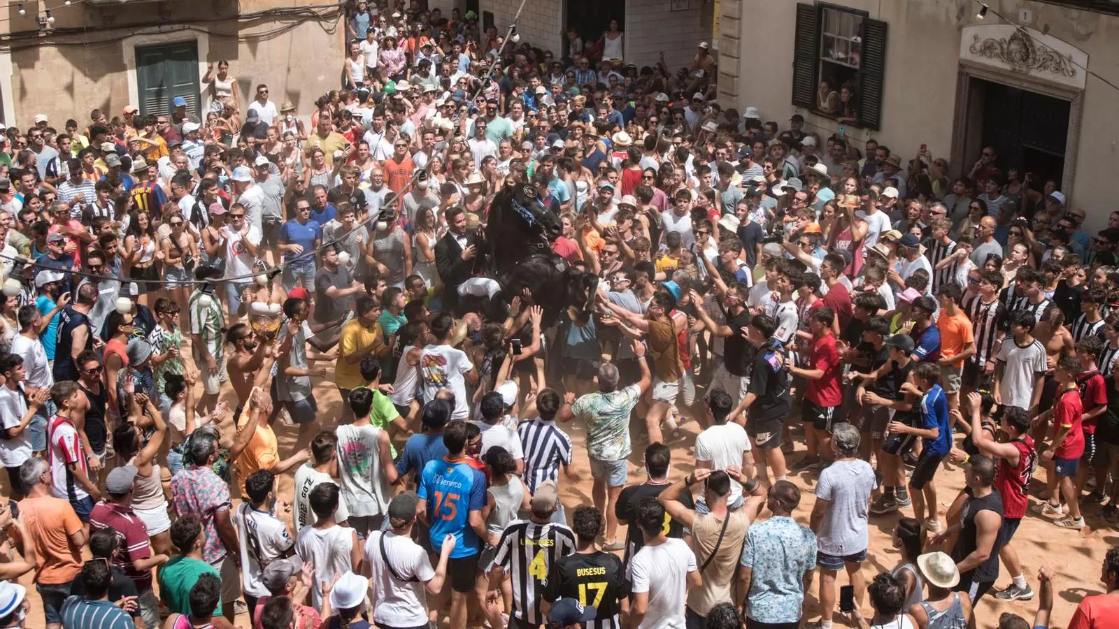 Jaleo d’aquest diumenge a Sa Plaça d’Alaior