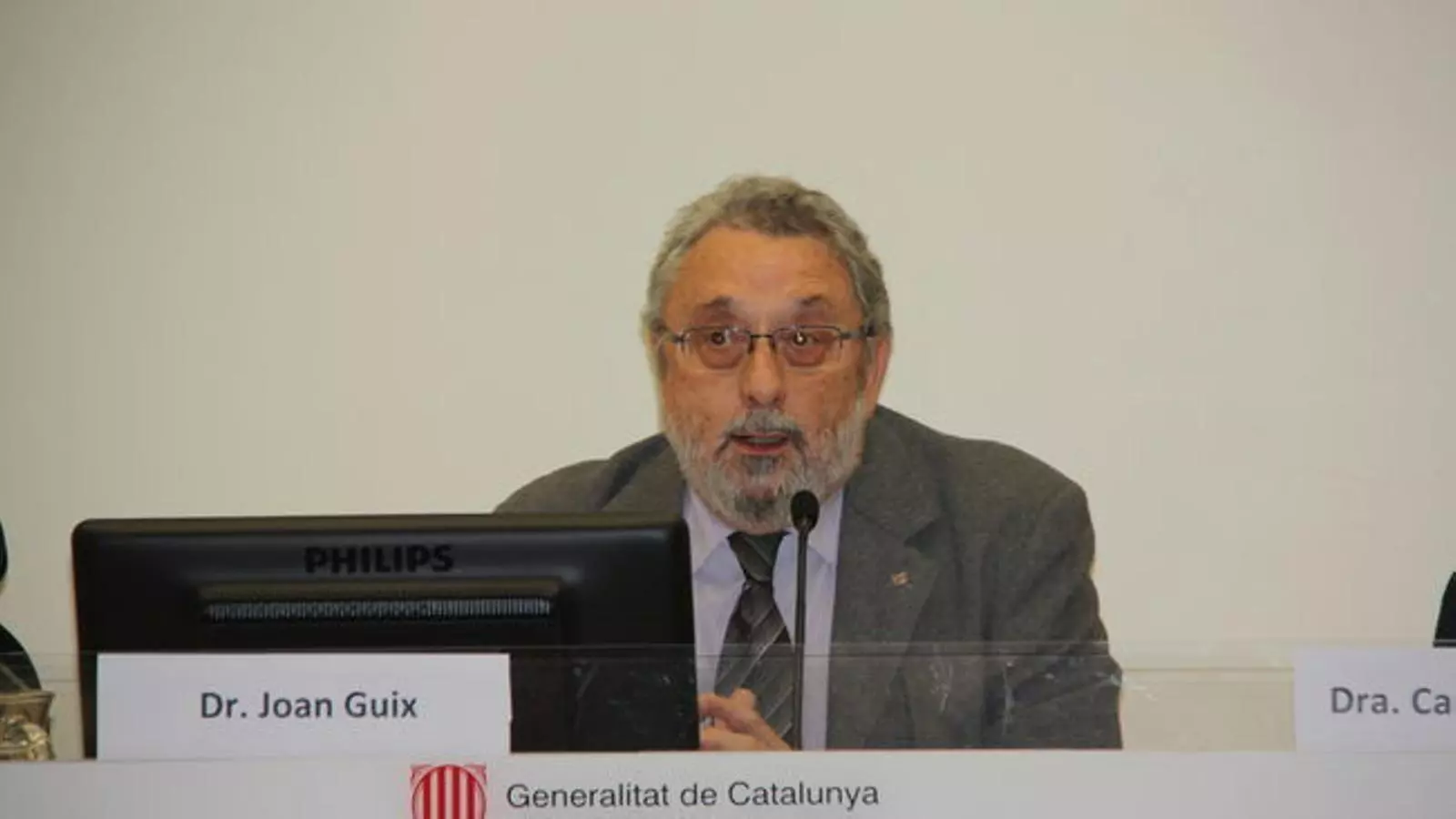El doctor Joan Guix donant explicacions dels casos de meningitis a la seu de l'Agència de Salut Pública / ACN El doctor Joan Guix donant explicacions dels casos de meningitis a la seu de l'Agència de Salut Pública / ACN