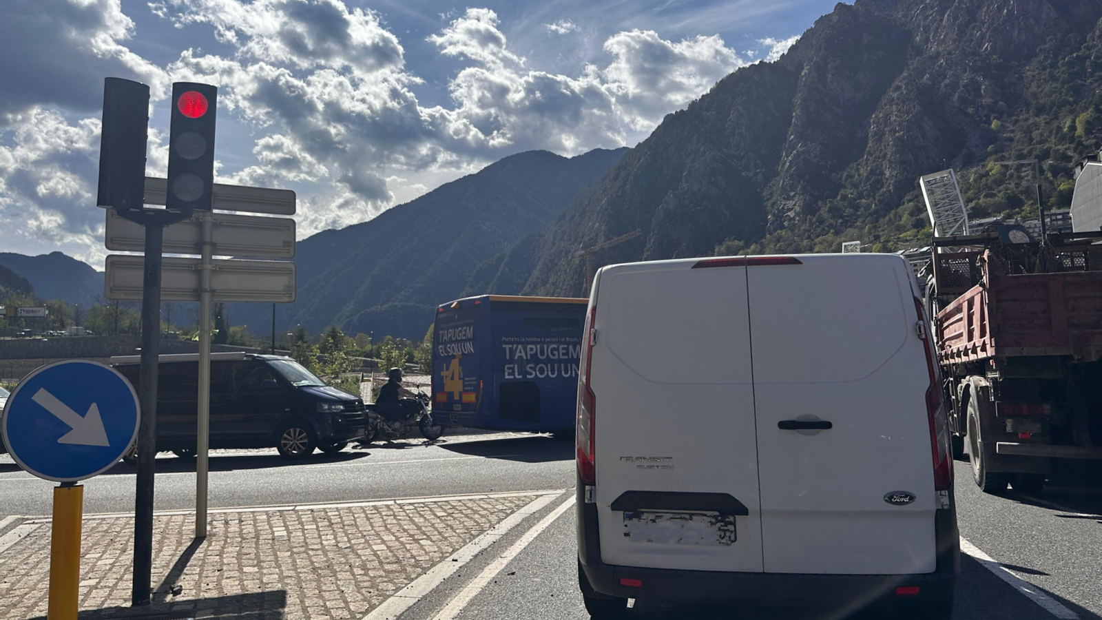 Retencions per l'accident de divendres.