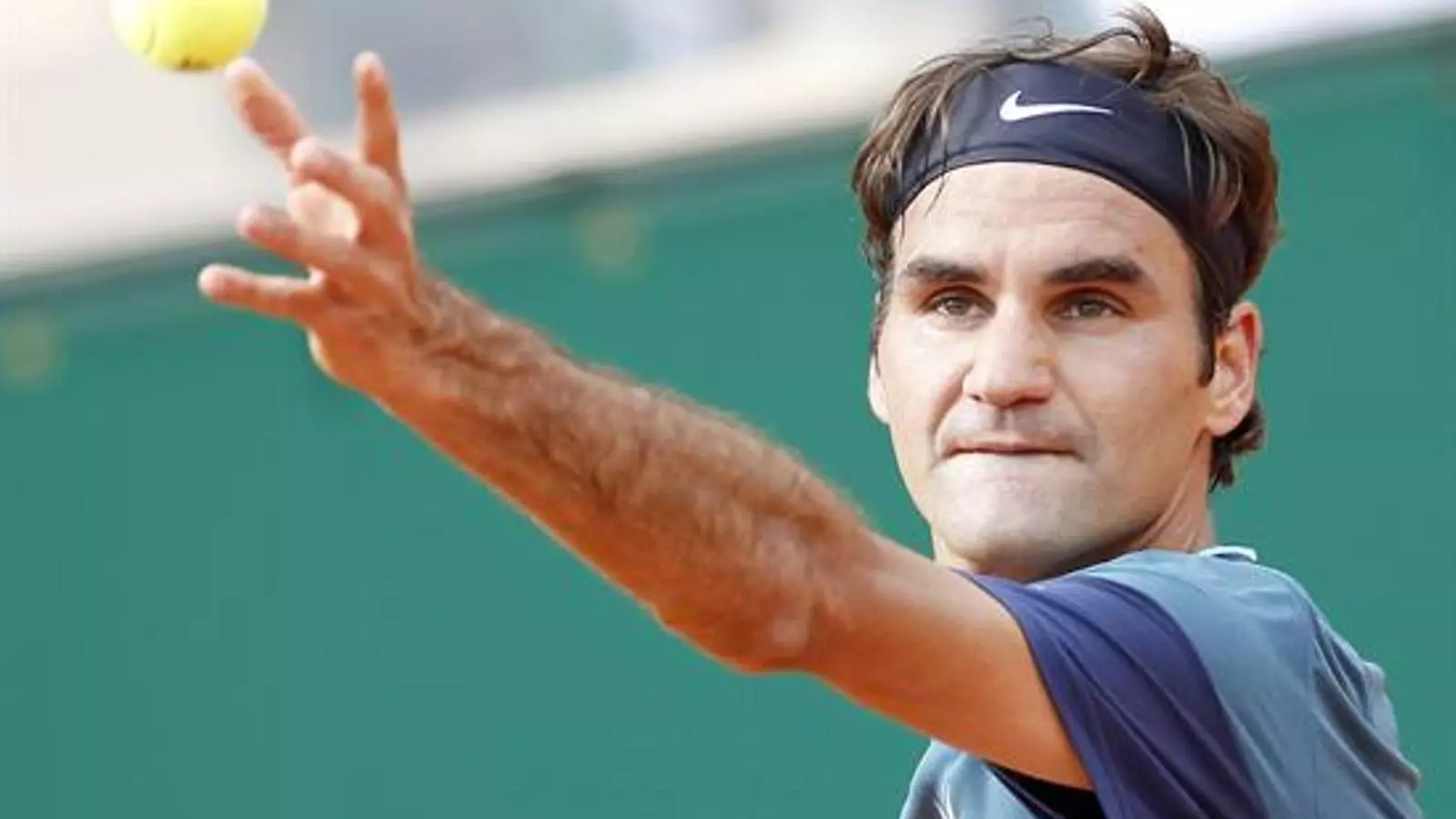 Roger Federer, en acció a Montecarlo