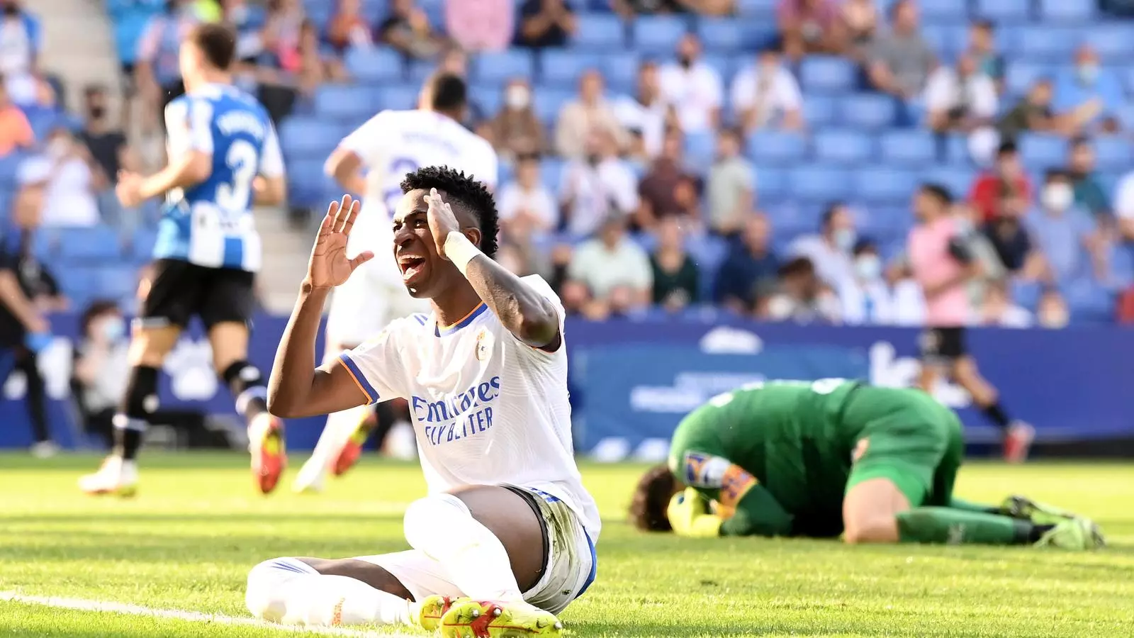 Vínicus se lamenta después de fallar una ocasión contra la Espanyol