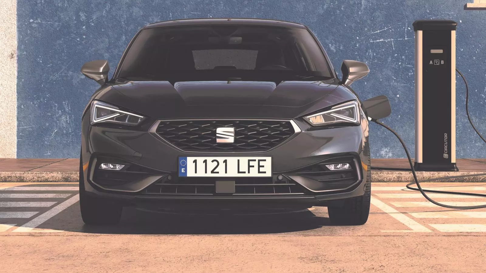 Seat León e-Hybrid, el primer cotxe híbrid endollable català