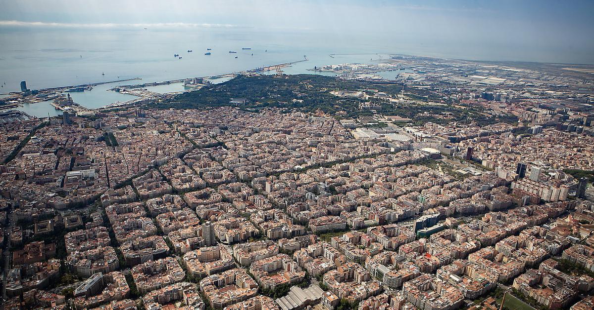 Spain housing data shows 2.4% of homes held by owners with over ten properties