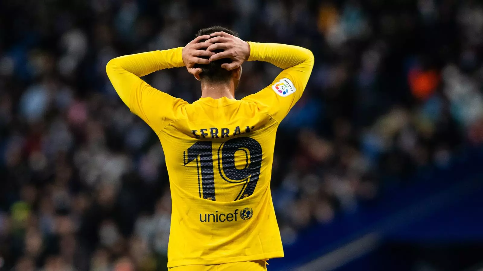 Ferran Torres lamentándose durando el derbi contra el Espanyol.
