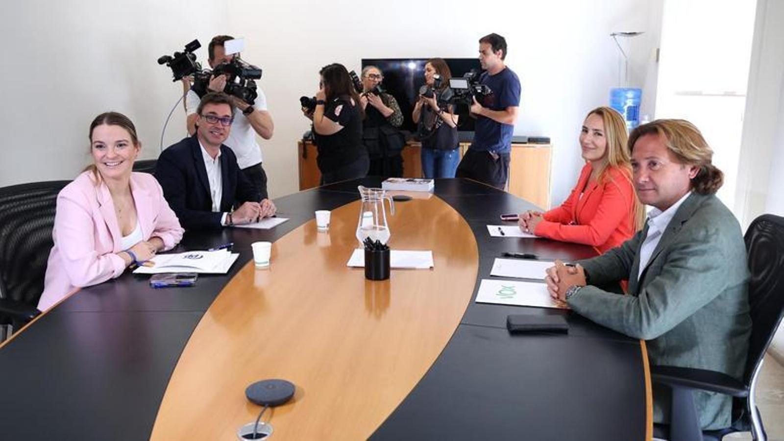 Los dirigentes del PP y Vox durante la ronda de reuniones de Prohens con todos los partidos