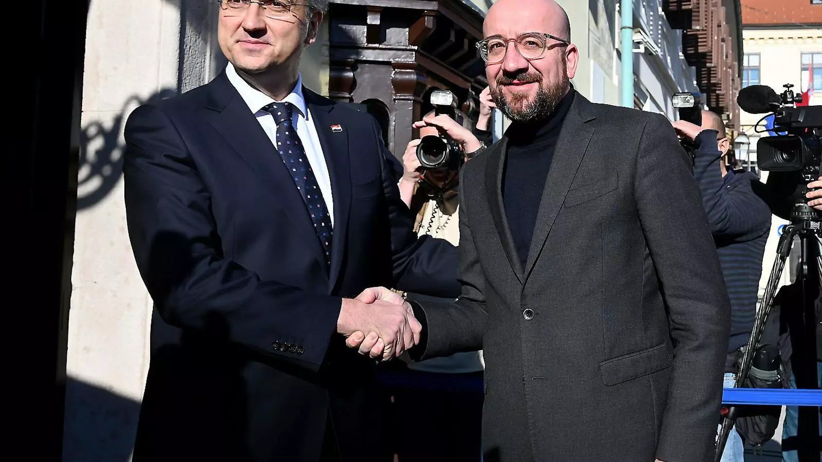 El primer ministre croat, Andrej Plenkovic, i el president del Consell Europeu, Charles Michel, ahir a Zagreb.