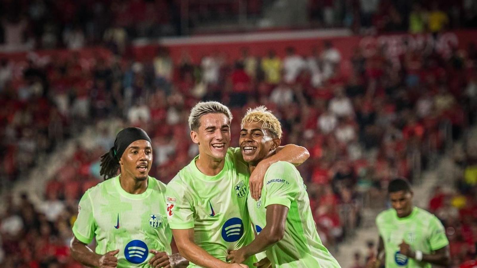 Gavi and Lamine Yamal celebrating one of Barça's goals against Mallorca