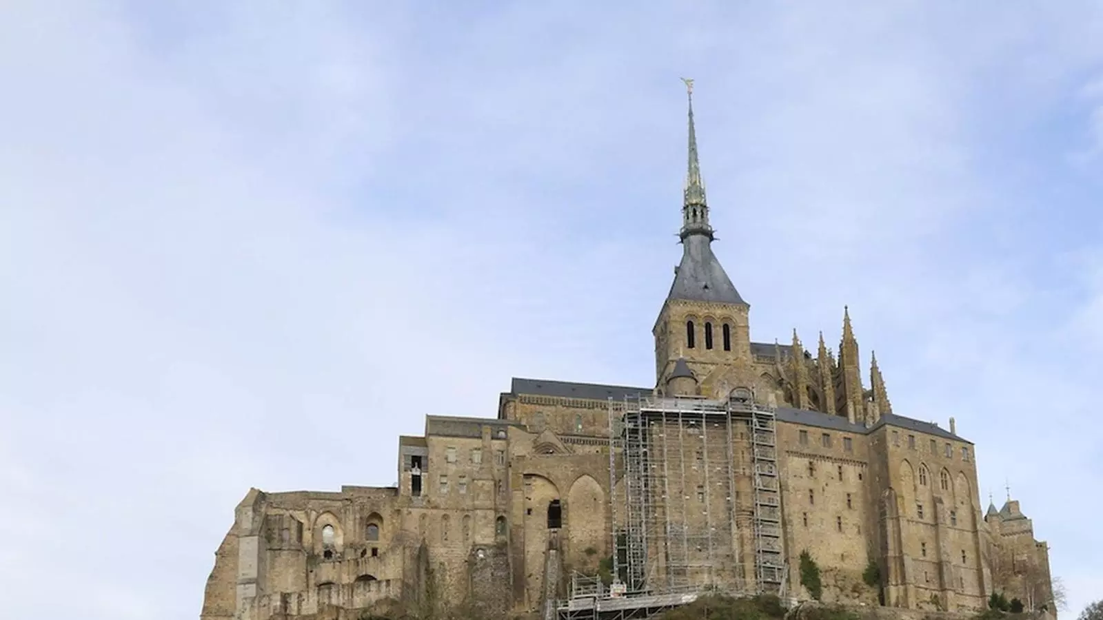 Beauvais, Prudhomme i Legrand, durant la presentació de l'etapa inicial del Tour 2016 a Mont Saint-Michel / JACKY NAEGELEN / REUTERS