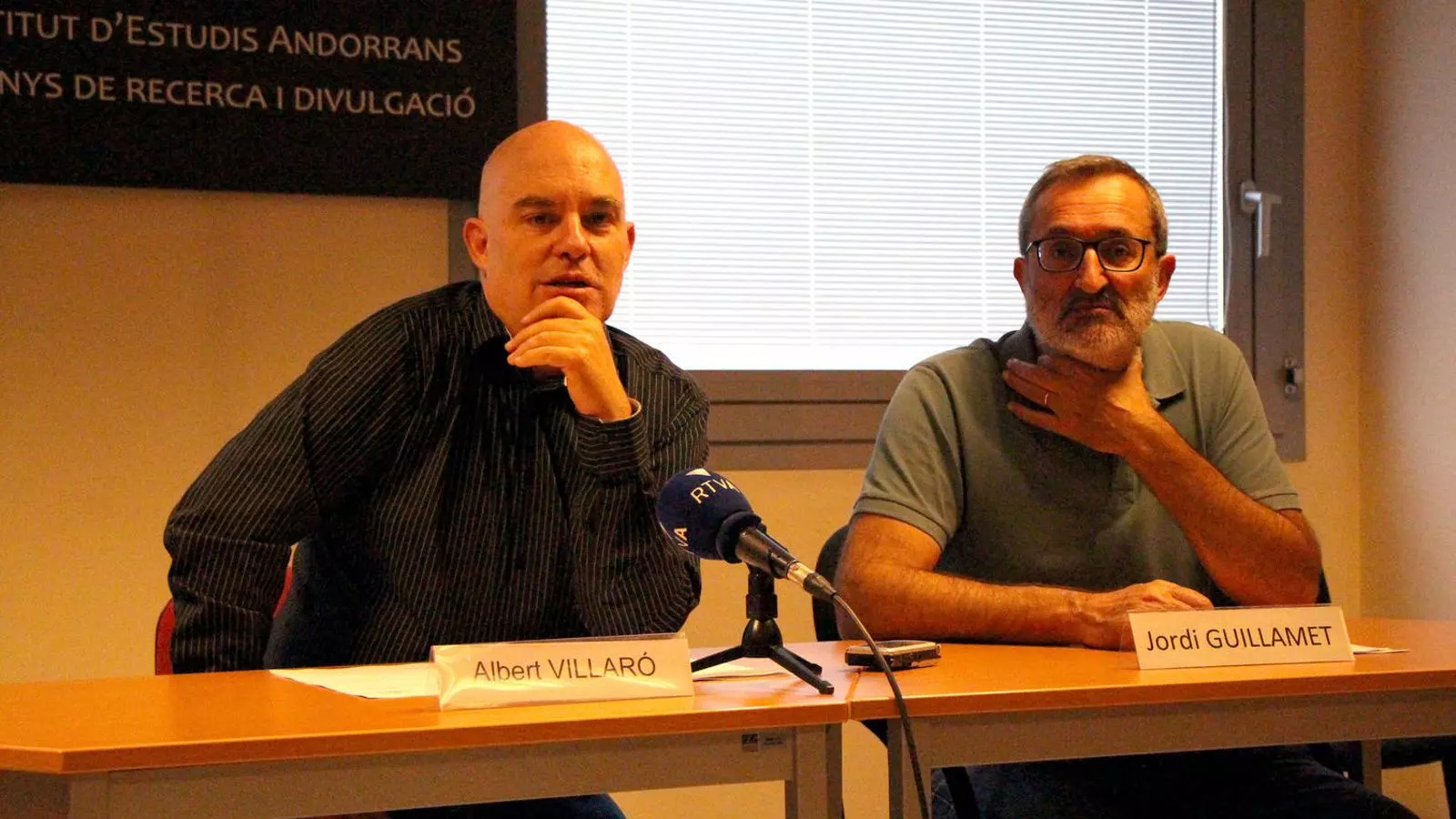 Els responsables del centre Albert Villaró i Jordi Guillamet el dia de la presentació de les beques. / ARXIU ANA
