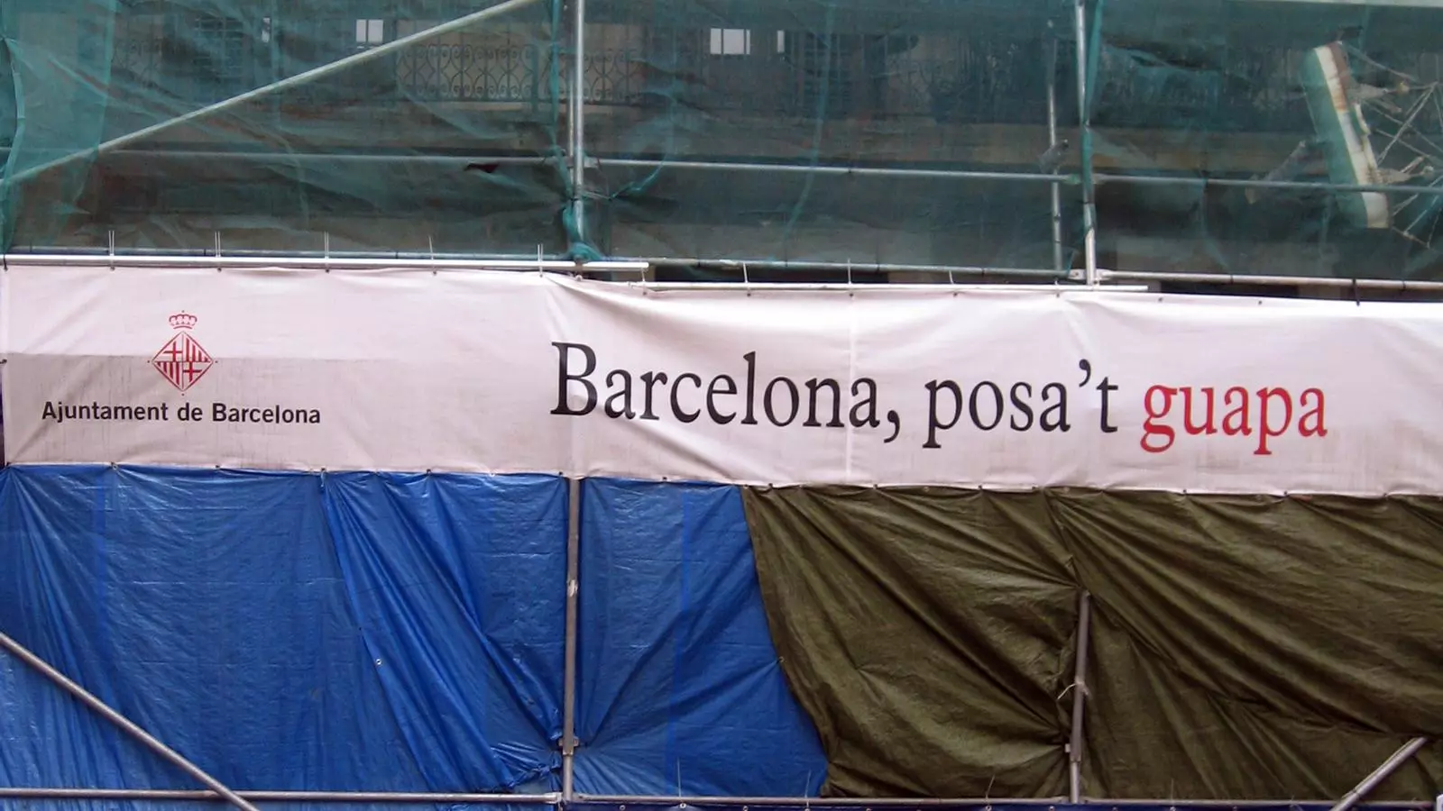 Una de les façanes rehabilitades a través de 'Barcelona posa't guapa'