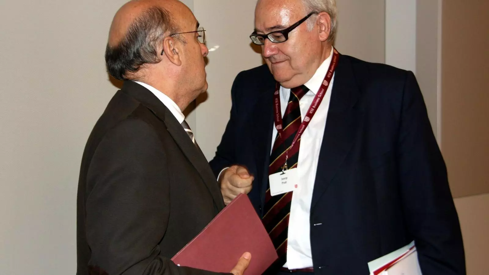Josep Prat amb el conseller de Salut, Boi Ruiz, en una imatge d'arxiu.