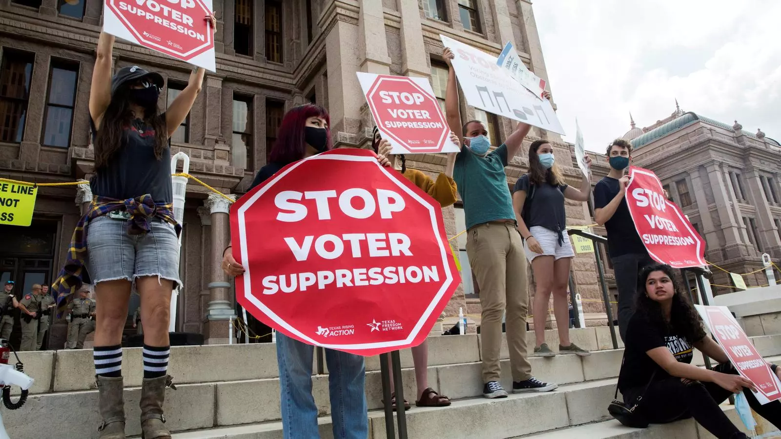 Activistes a favor dels drets de vot durant una protesta a Austin a principis de maig contra la votació de la reforma a Texas