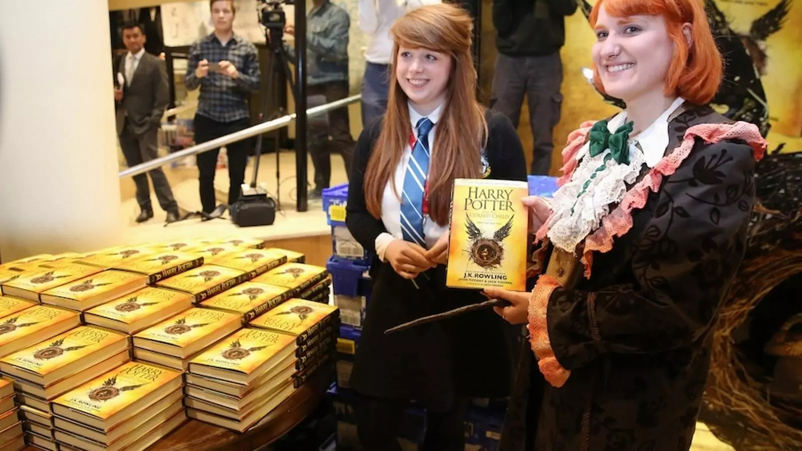 El nou llibre de Harry Potter arriba a les llibreries anglosaxones
