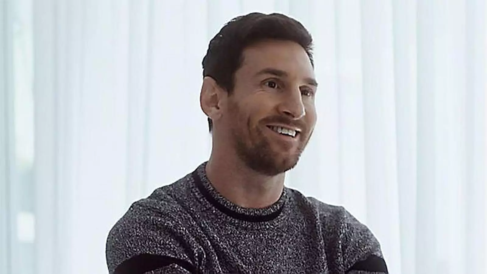Messi somrient a l’entrevista que va concedir al periodista Jordi Évole (La Sexta) a casa seva, a Castelldefels.