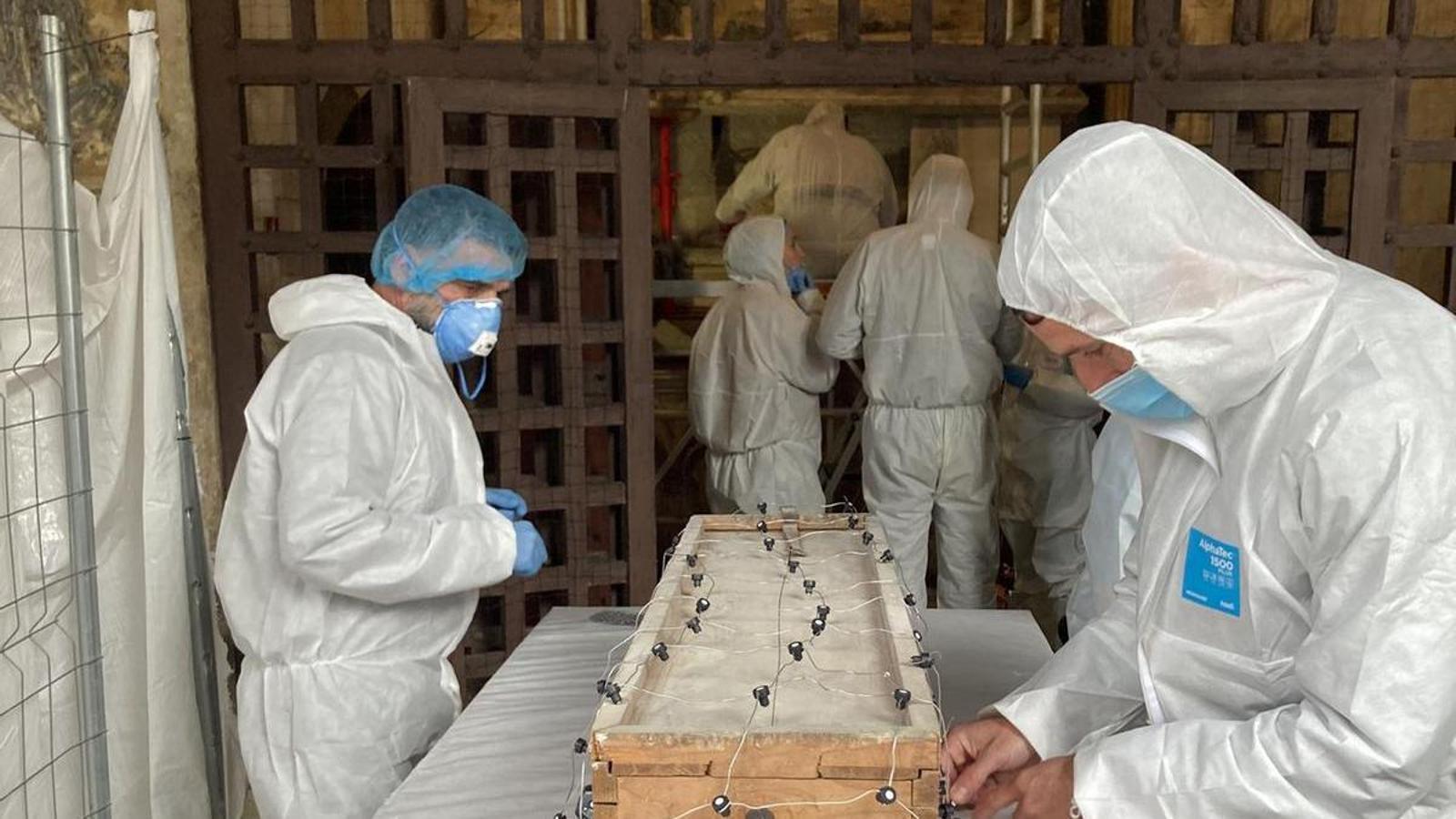 Preparación de la caja de la Reina Elisenda