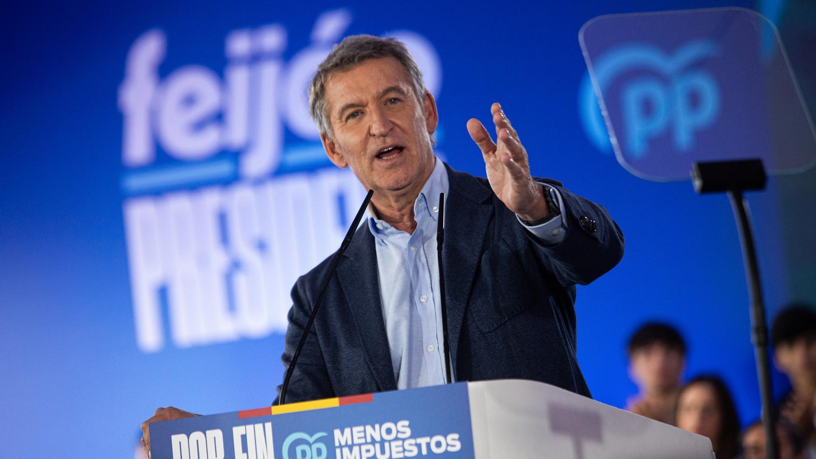 The president of the PP, Alberto Núñez Feijóo, at the rally in Salamanca.