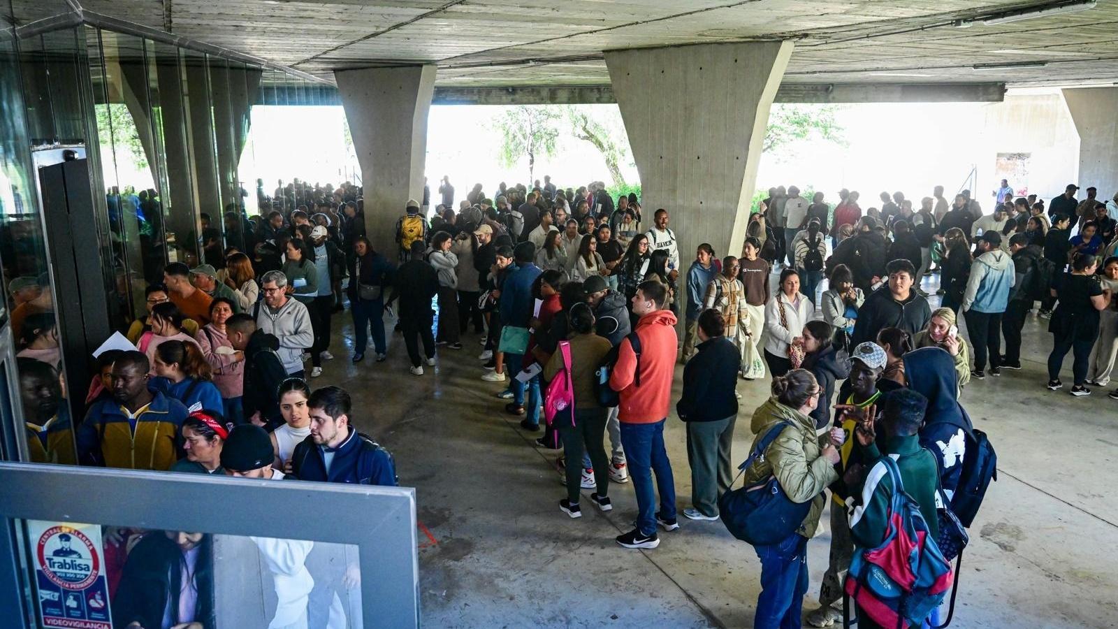 Cientos de personas han acudido a las oficinas estos días