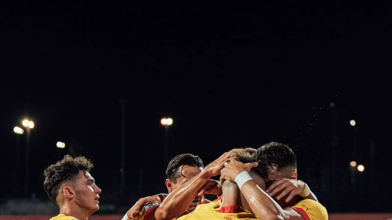 Els jugadors del Girona celebrant el primer gol
