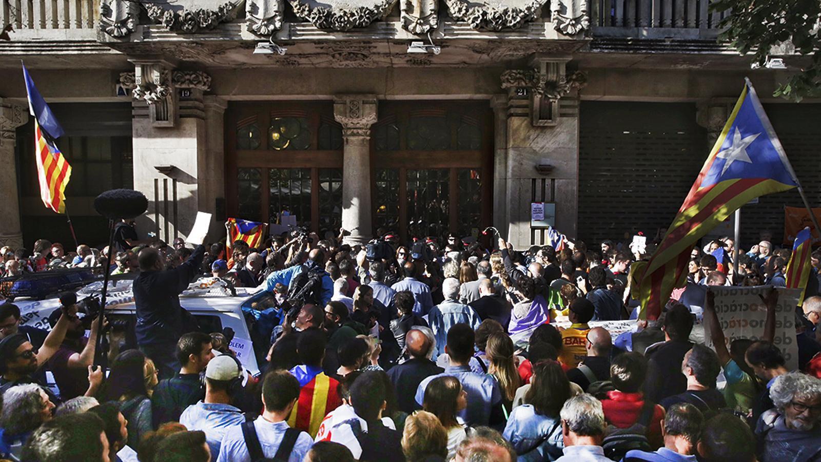 ANC i Òmnium criden els ciutadans a concentrar-se a la Gran Via amb Rambla Catalunya un any després del 20-S
